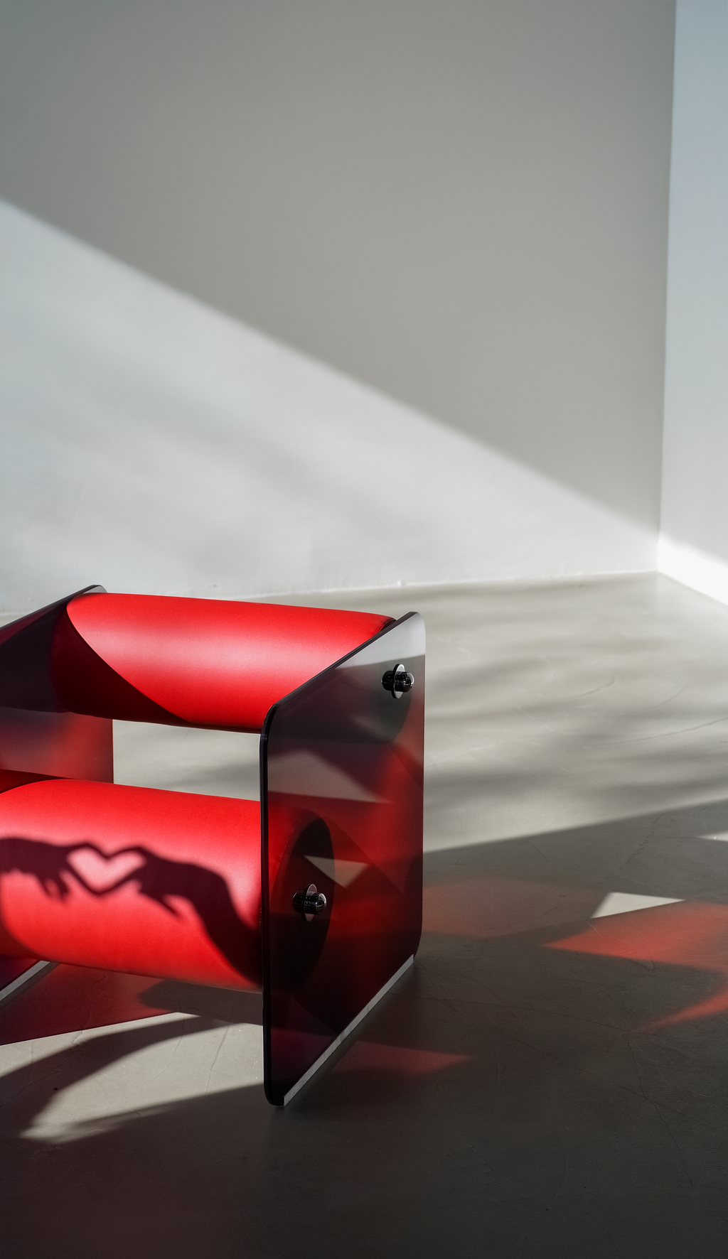 Bold Armchair by metastudio