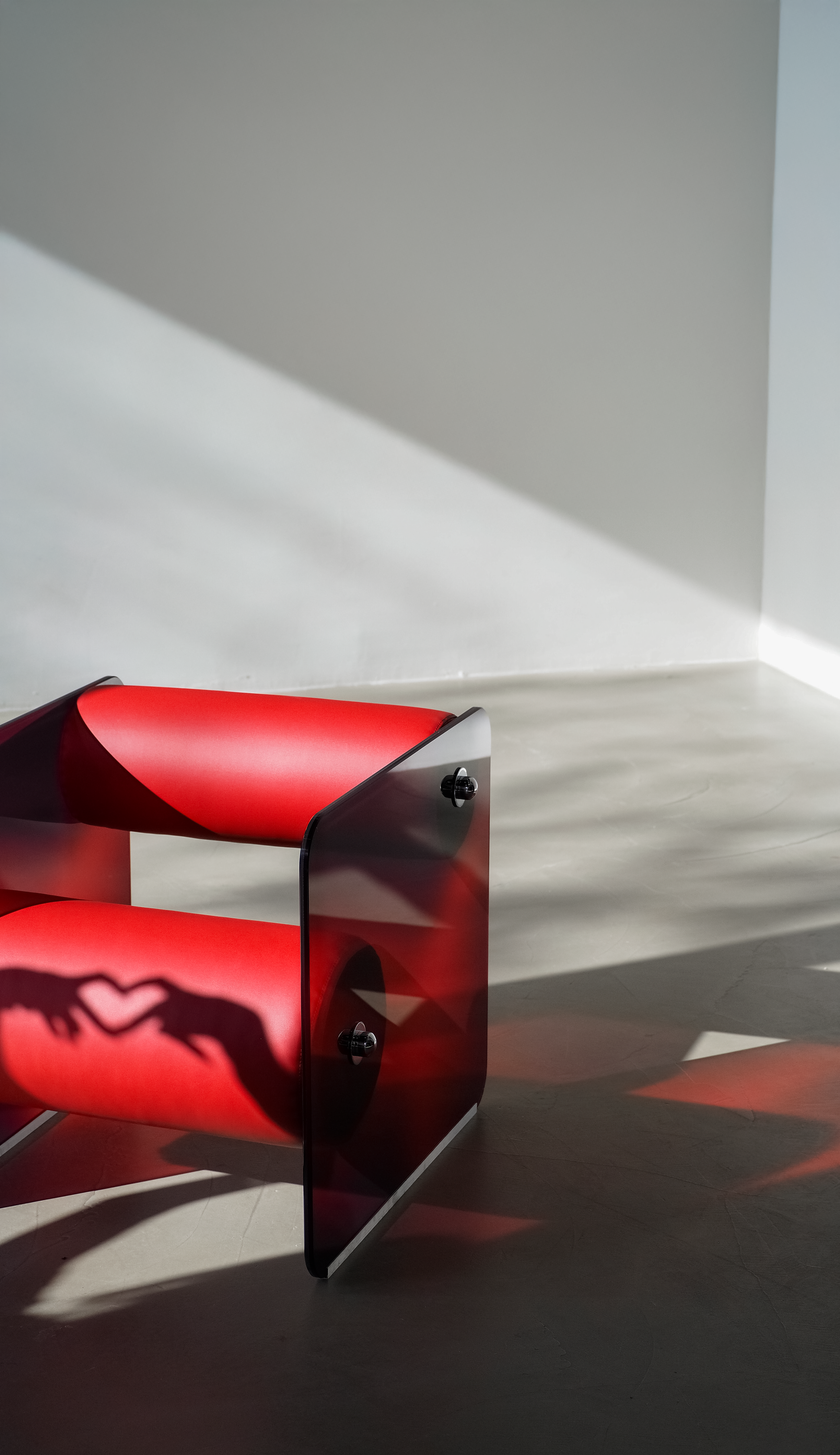 Bold Armchair by metastudio